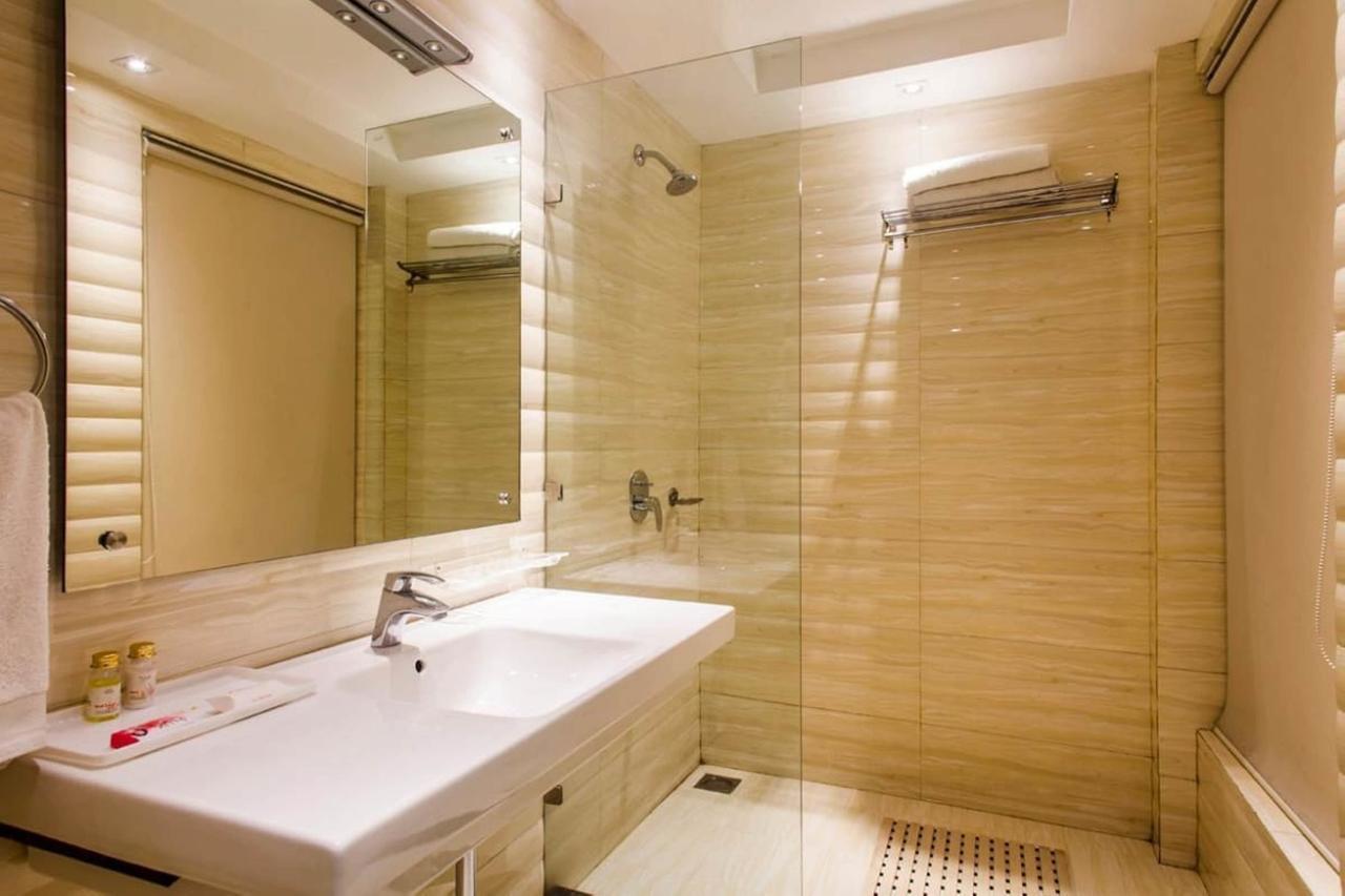 Fabhotel Red Leaf Mall Road Mussoorie Kültér fotó