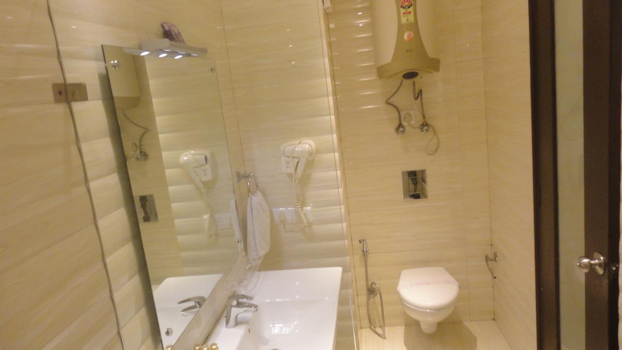Fabhotel Red Leaf Mall Road Mussoorie Kültér fotó