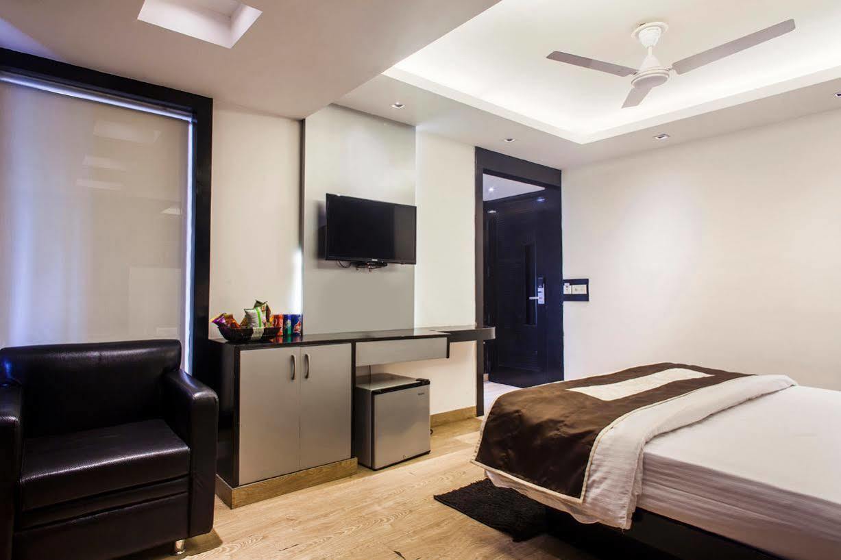 Fabhotel Red Leaf Mall Road Mussoorie Kültér fotó